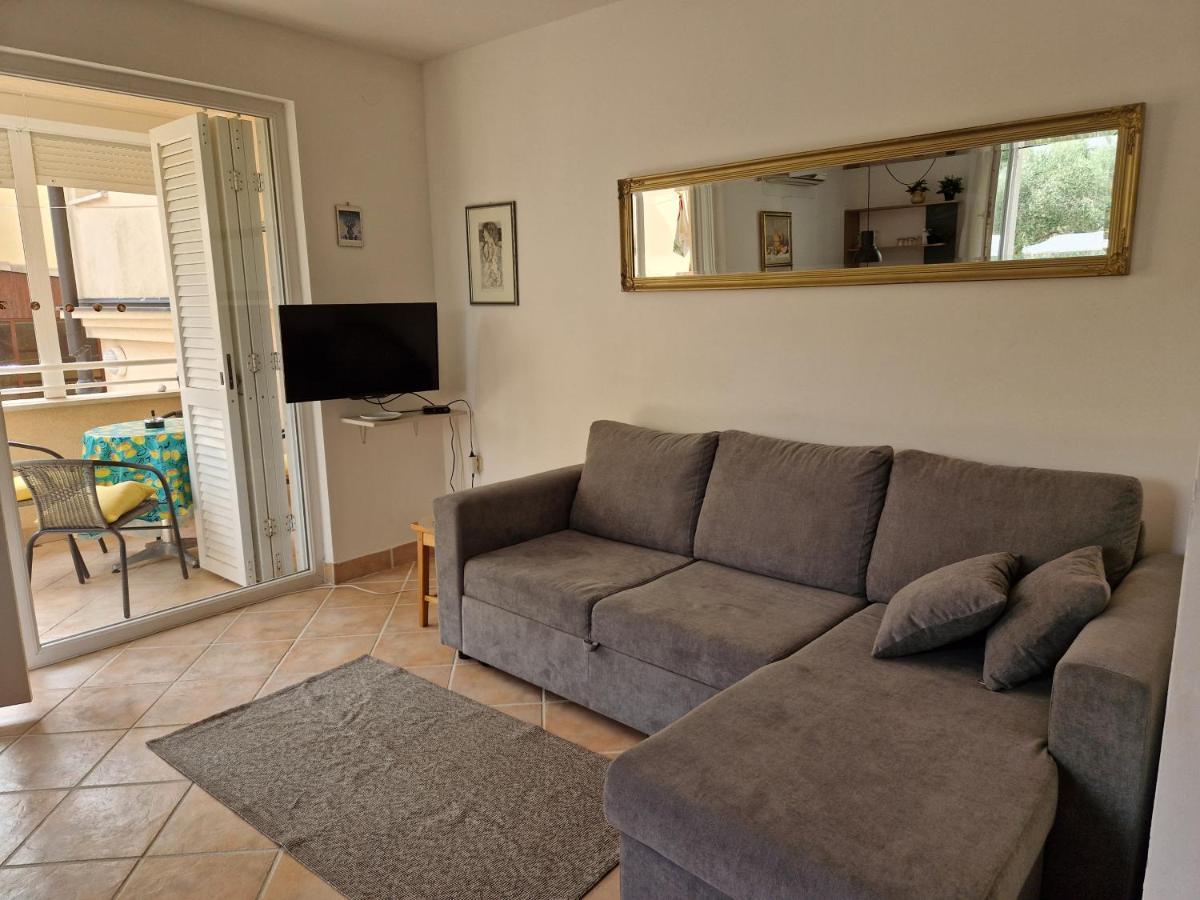 Apartament Ella *